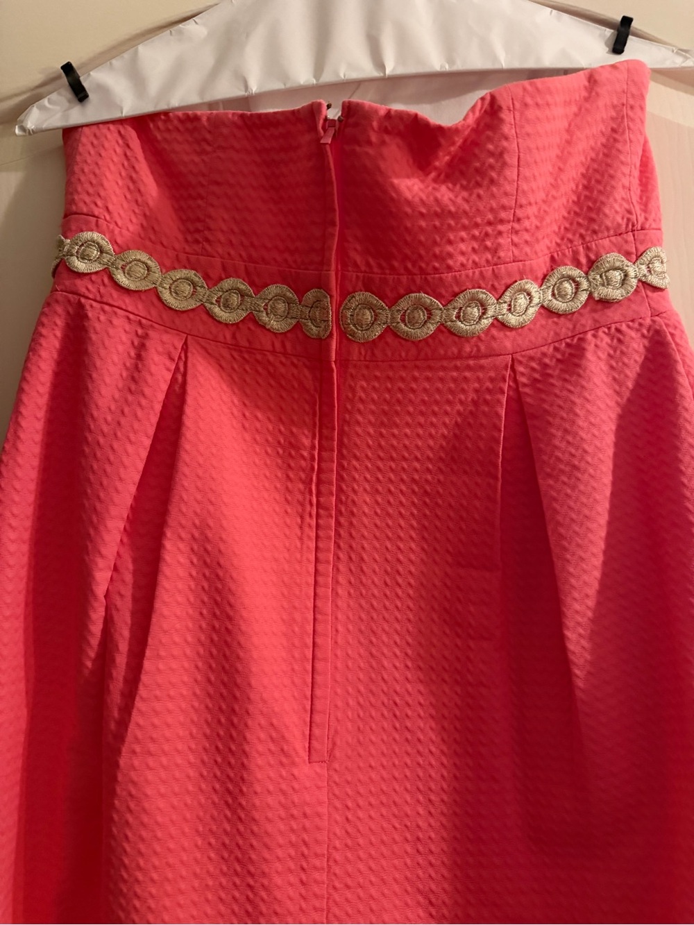 Lilly Pulitzer Pink Logo Tag on Light Pink Fabric - Picture 4 of 5